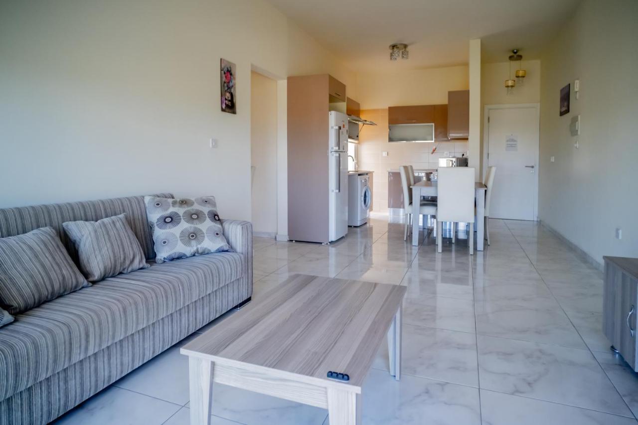 كيرينيا Spacious Two-Bedroom Apartment In Amazing Residence Escape Homes المظهر الخارجي الصورة
